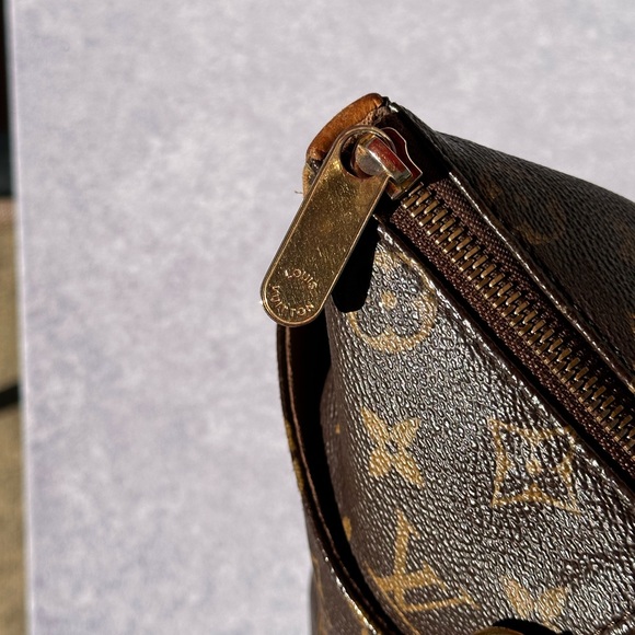 Beautiful Louis Vuitton Totally PM Shoulder Bag - Picture 8 of 14